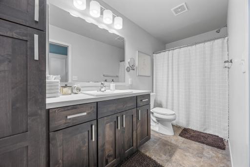 6054 Autumn Drive S, Fargo, ND 58104