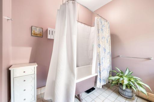 The charm continues with the classic clawfoot tub.