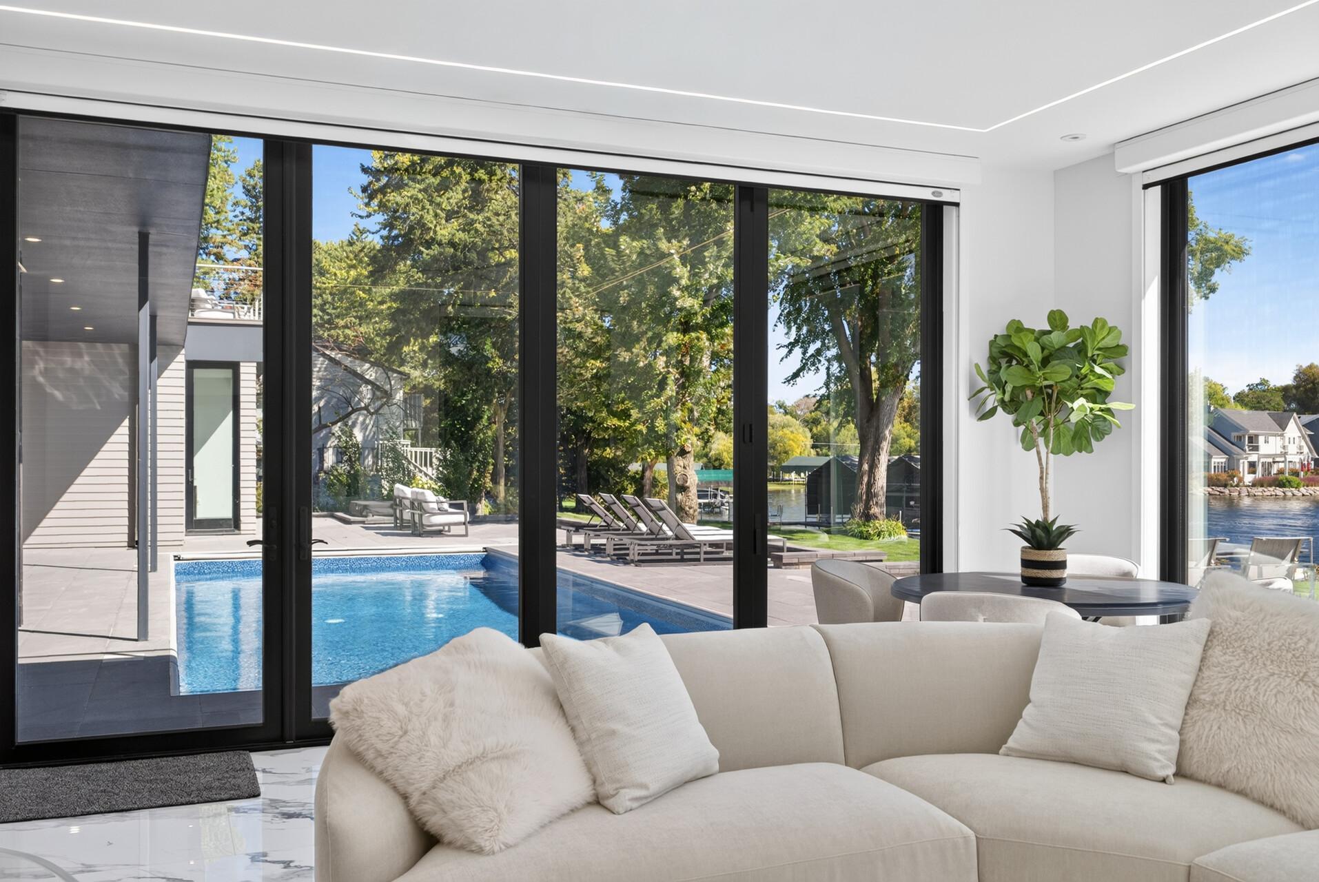 An exceptional entertaining area, allowing the space to fully open when desired.