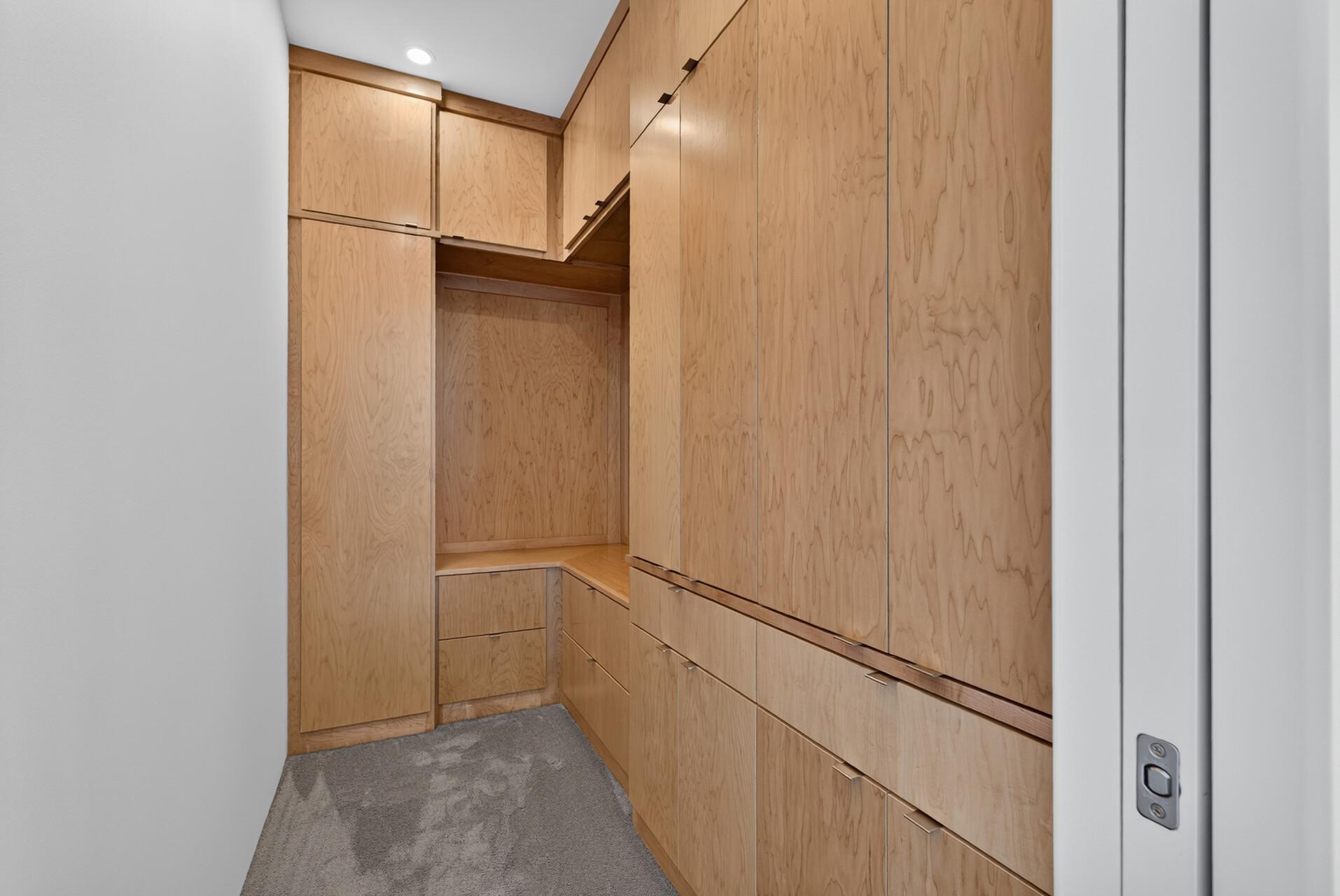 (Upper-level bedroom #3)