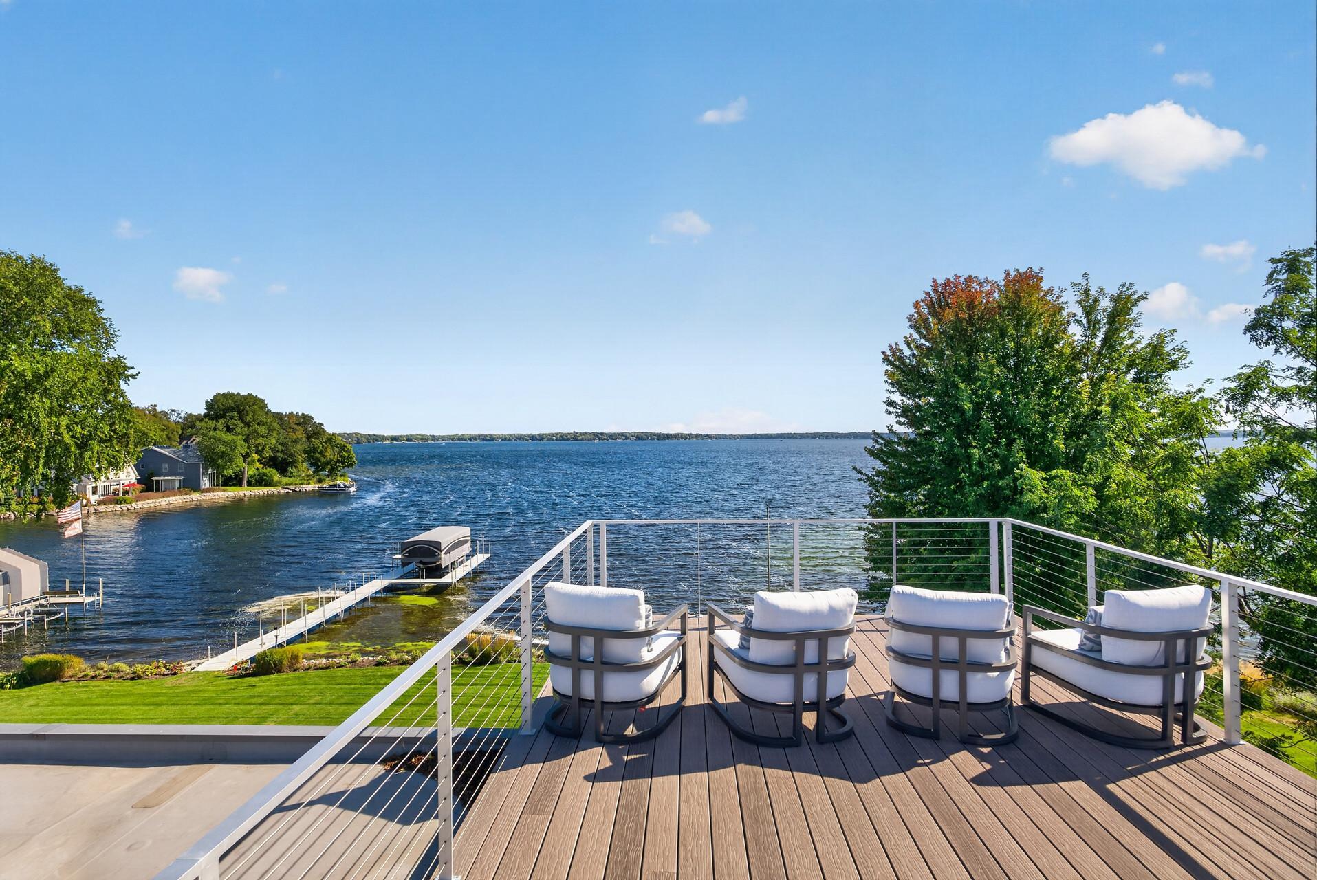 Private setting for morning yoga, coffee, or taking in the sunset.