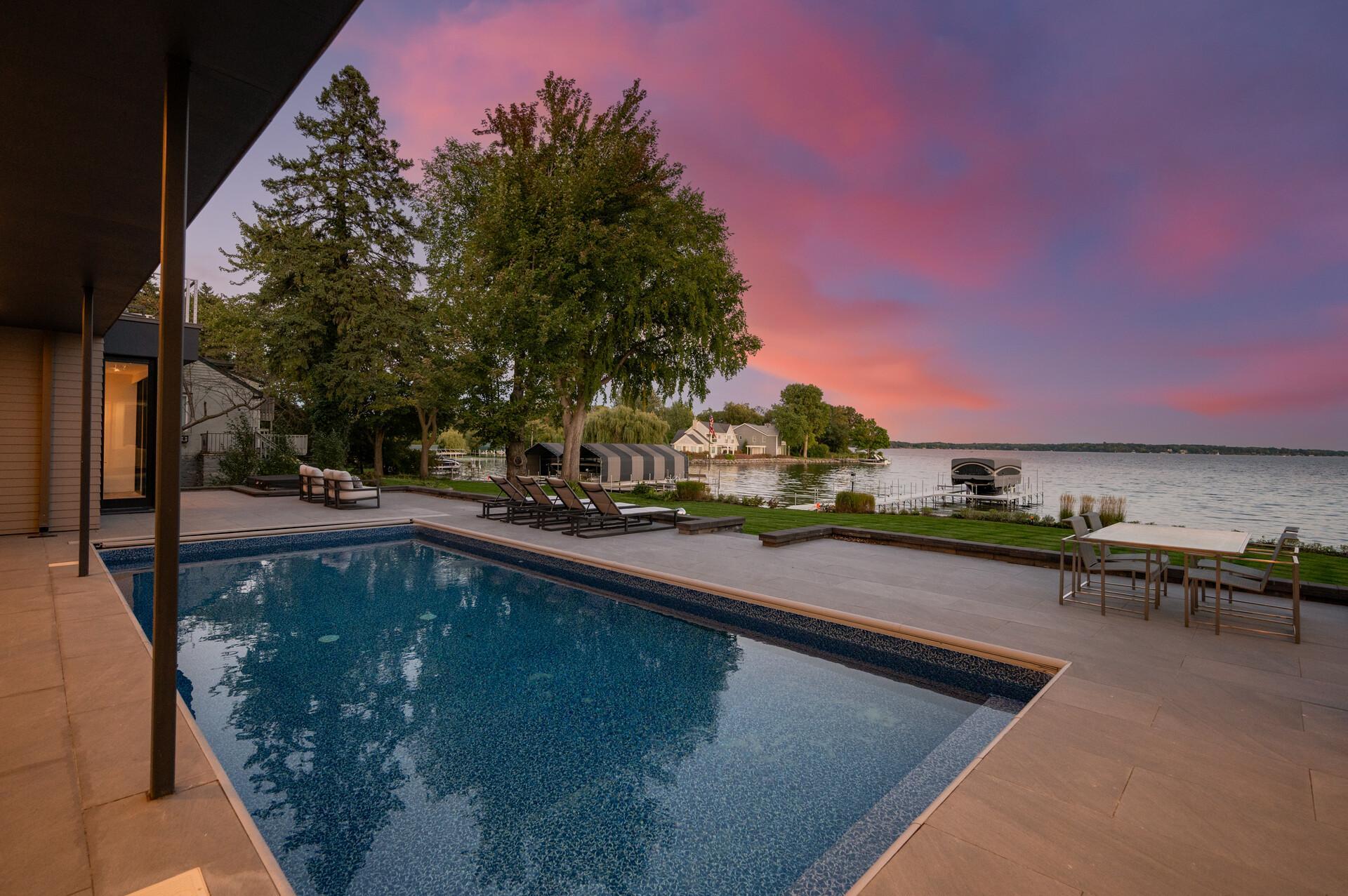 Effortless connection between the interiors and lakefront.