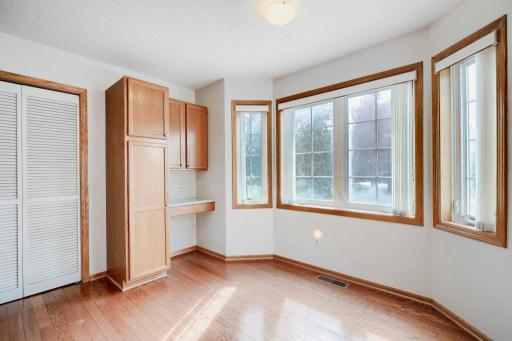 15021 Dunwood Trail - MLS Sized - 015 - 15 Breakfast Area.jpg