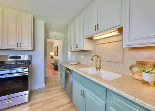 1979 Memory Lane, North Saint Paul, MN 55109