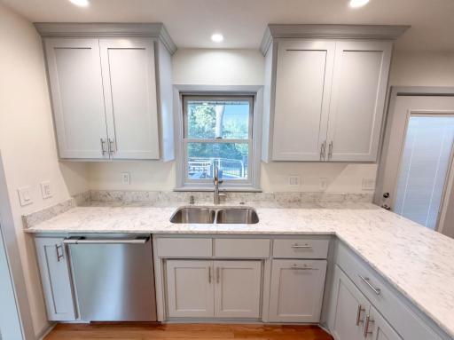 1181 Laurie Road W, Saint Paul, MN 55113