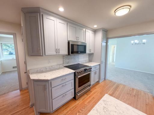 1181 Laurie Road W, Saint Paul, MN 55113