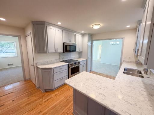 1181 Laurie Road W, Saint Paul, MN 55113