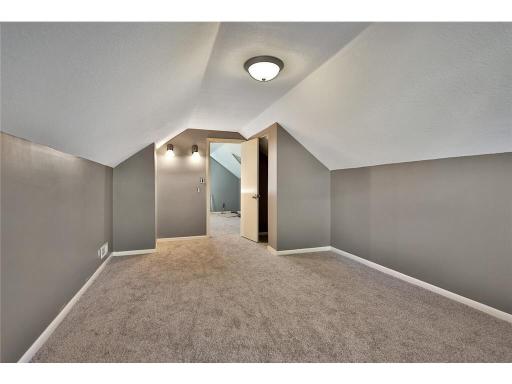 63 Iowa Avenue W, Saint Paul, MN 55117