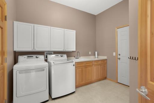 18519 Farmstead Circle, Eden Prairie, MN 55347
