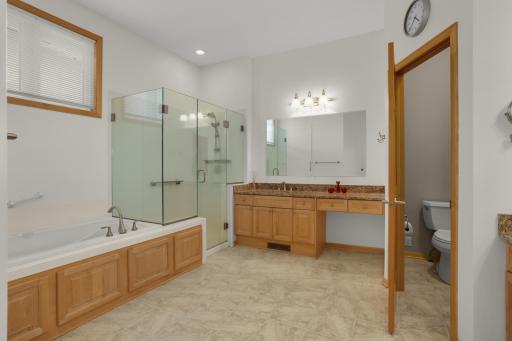18519 Farmstead Circle, Eden Prairie, MN 55347