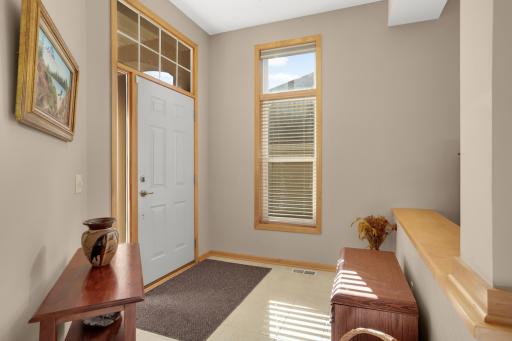 18519 Farmstead Circle, Eden Prairie, MN 55347