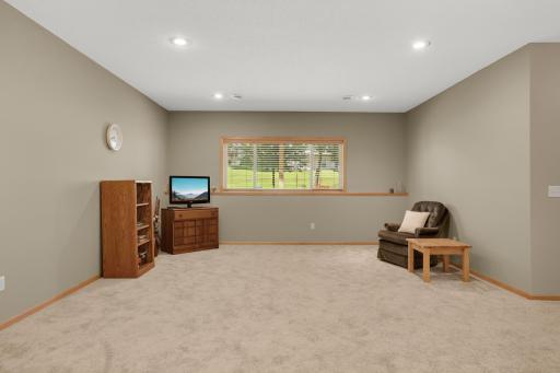 18519 Farmstead Circle, Eden Prairie, MN 55347