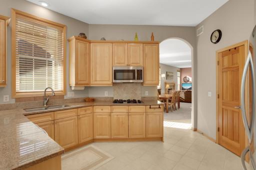 18519 Farmstead Circle, Eden Prairie, MN 55347