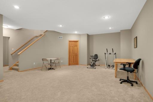 18519 Farmstead Circle, Eden Prairie, MN 55347