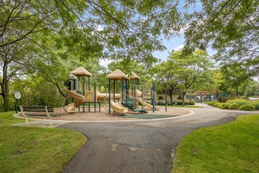 18519 Farmstead Circle, Eden Prairie, MN 55347
