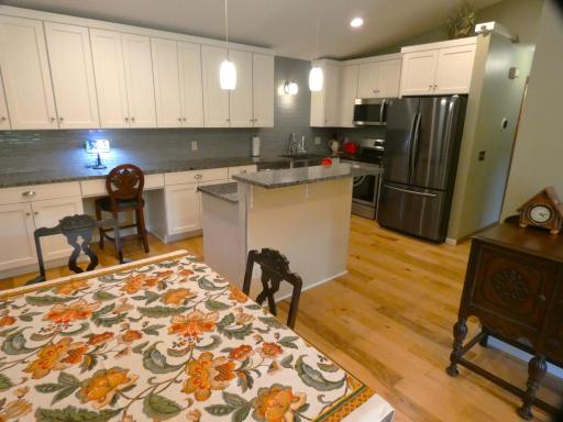 2456 Grenadier Avenue N, Oakdale, MN 55128