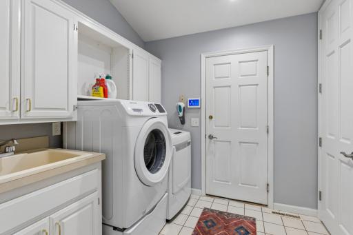 Convenient main-floor laundry room â everyday chores made easy.