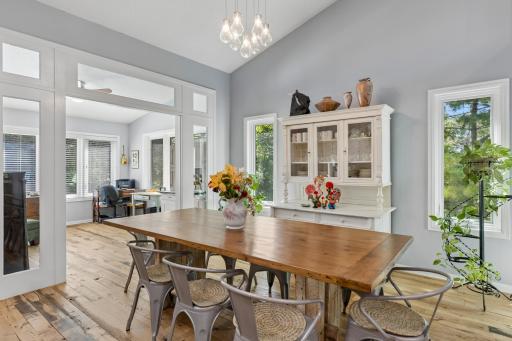 Formal dining room, ideal for hosting holiday dinners and special celebrations.