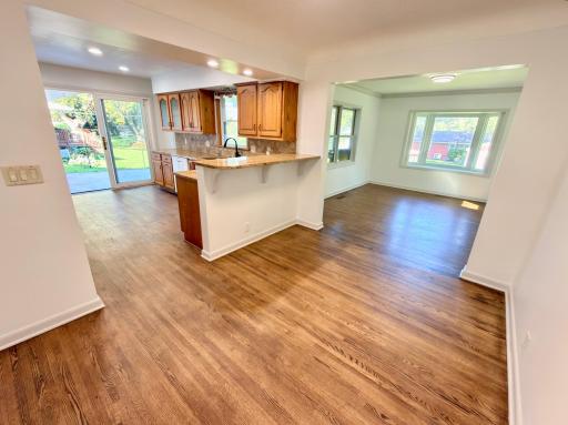 10 Dinning Kitchen.JPG