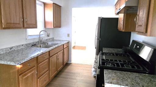 2806 Emerson 5.jpg