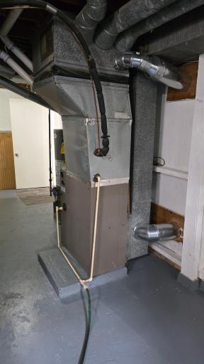 2806 Emerson 16.jpg