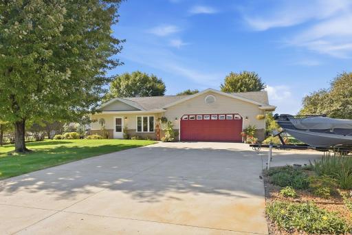 2782 Le Homme Dieu Hts Court NE Alexandria MN Extra parking space on the side of the driveway