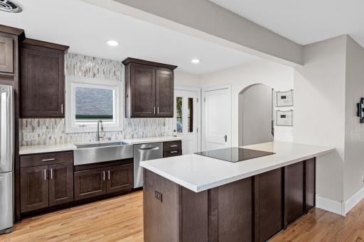 2171 Juno Ave-9.jpg