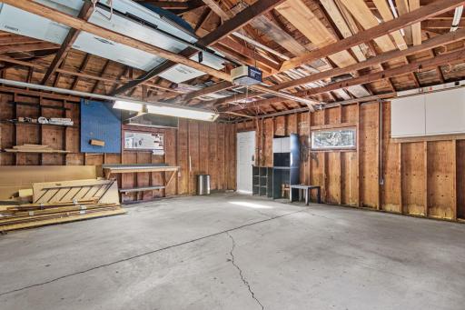 2171 Juno Ave-31.jpg