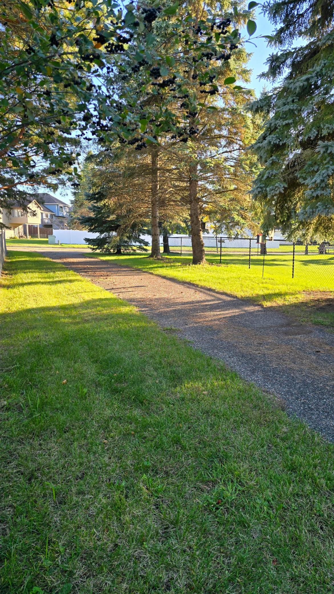 Backs up to the walking/bike path