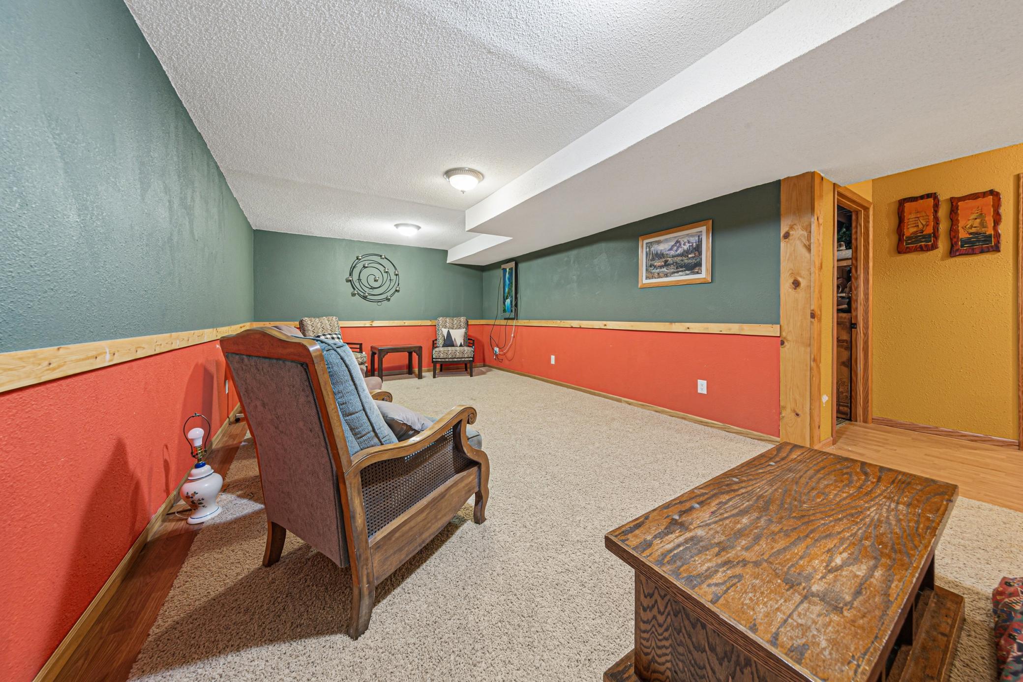45 Family room_lower.jpg