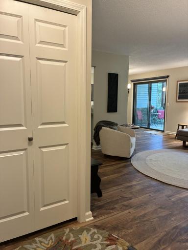 997 Heritage Court E, Vadnais Heights, MN 55127