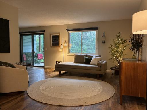 997 Heritage Court E, Vadnais Heights, MN 55127