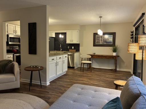 997 Heritage Court E, Vadnais Heights, MN 55127