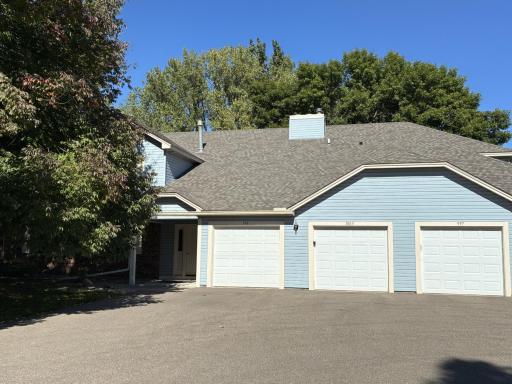 997 Heritage Court E, Vadnais Heights, MN 55127