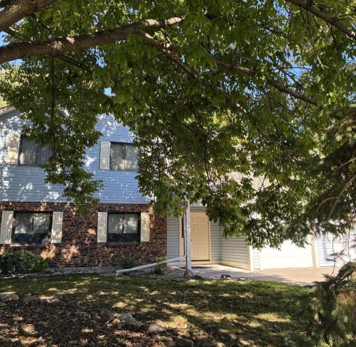 997 Heritage Court E, Vadnais Heights, MN 55127
