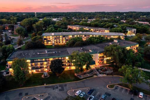 Photo for 10501 Cedar Lake Road, 512, Minnetonka, MN 55305 - listing #7149556 10501 Cedar Lake Road, 512, Minnetonka, MN 55305