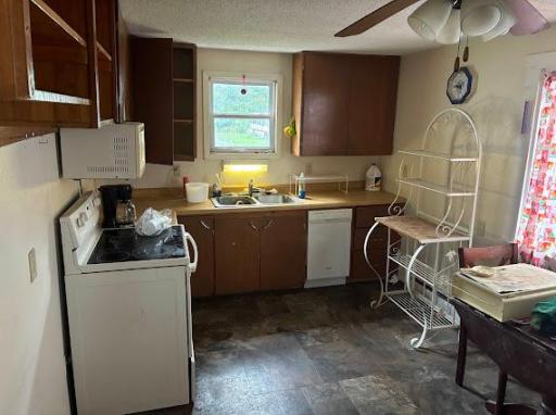 25 16th Avenue N, Carrington, ND 58421