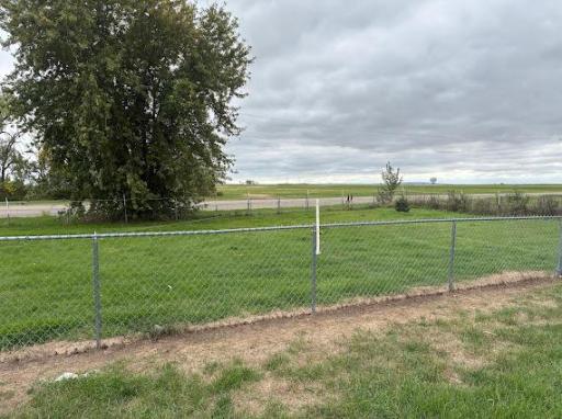 25 16th Avenue N, Carrington, ND 58421