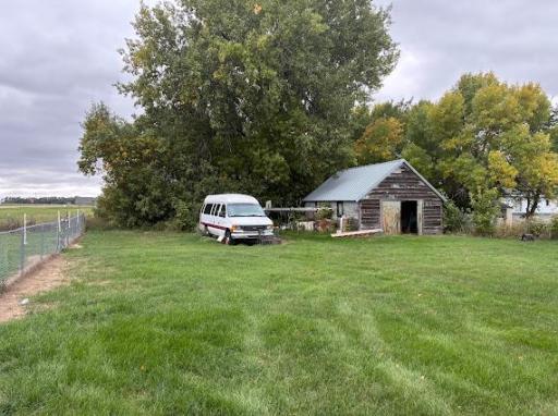 25 16th Avenue N, Carrington, ND 58421