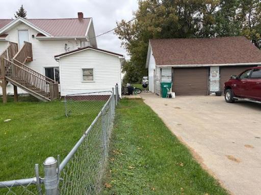 25 16th Avenue N, Carrington, ND 58421