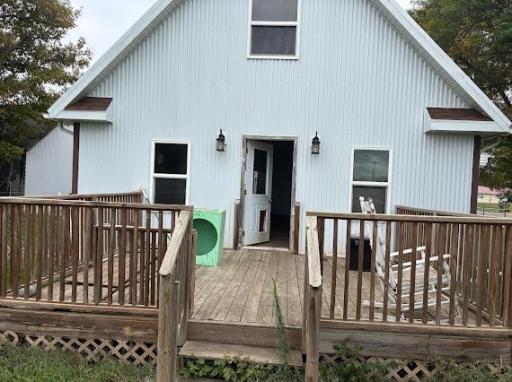 25 16th Avenue N, Carrington, ND 58421