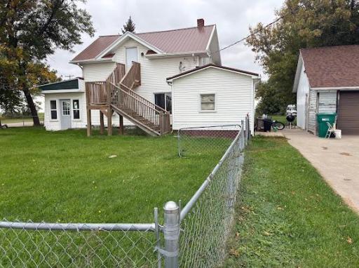 25 16th Avenue N, Carrington, ND 58421