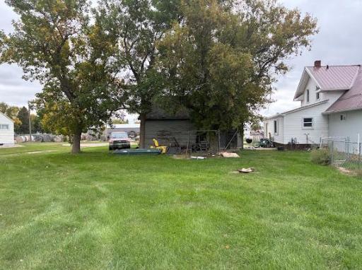 25 16th Avenue N, Carrington, ND 58421