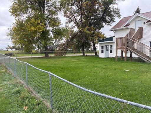 25 16th Avenue N, Carrington, ND 58421