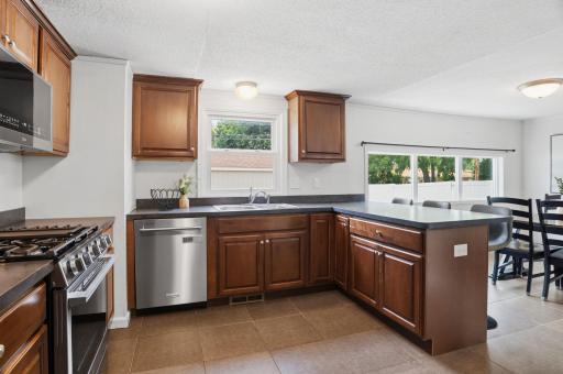 Updated Kitchen with Peninsula