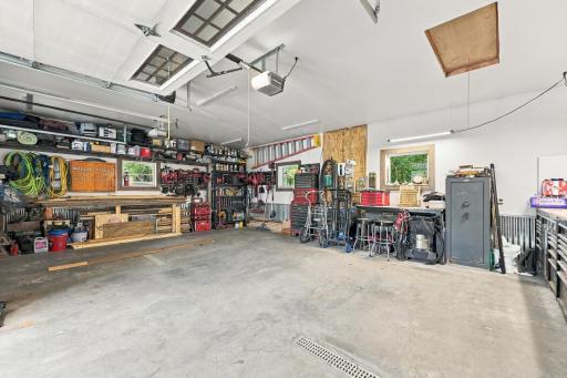 Heated 2 stall garage