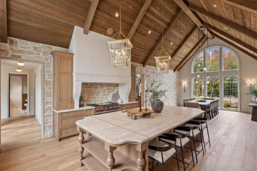 2295 Tamarack Drive, Medina, MN 55356