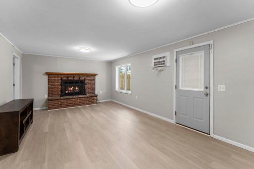 25_Lower_Level_Family_Room.jpg