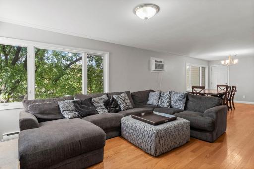 07_Living_Room_Wide_View.jpg