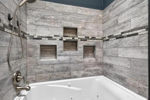 4920 W 145th Street, Savage, MN 55378